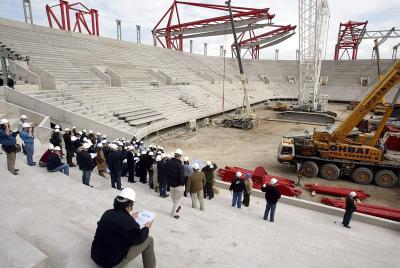 El Estadio de Futbol de Karaeskaki es una de las obras aún inconclusas en Atenas.