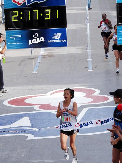 En la rama femenil se coronó como campeona nacional la corredora máster Margarita Cabello, tras registrar 2 horas, 37 minutos y 31 segundos; el segundo lugar fue para la mexiquense Alicia Rodríguez, con registro de 2 horas, 37 minutos y 32 segundos, mientras que la tercera posición correspondió a la keniana Lucía Subano.