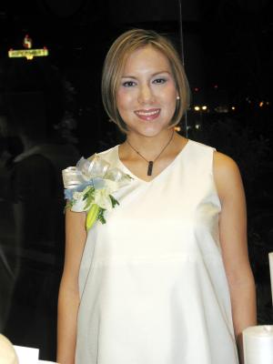 Azucena Armas Enríquez recibió sinceras felicitaciones.