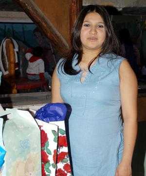 Cristina Rivera Luévano captada en la fiesta de canastilla que le ofrecieron
