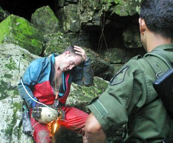 Agrega que la Cancillería manifiesta su 'profunda preocupación' por el hecho de que el grupo ingresara en las cuevas sin permiso de las autoridades para realizar su actividad científica, 'tal y como dictan las leyes mexicanas y como se ha procedido normalmente para la realización de este tipo de investigaciones'.