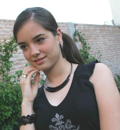 Luisa Pérez Veyán

Colegio: Alpes

Grado:Tercero de secundaria

Edad: 15 años