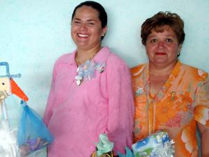 Berenice Ramírez Aguirre, captada en la fiesta de regalos que le ofrecieron por la llegada de su bebé.