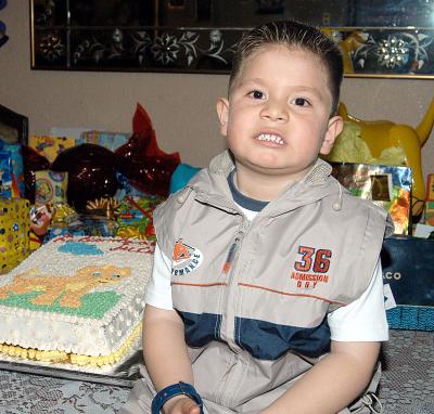 Julio Manuel Márquez Escamillo captado en su fiesta de cumpleaños.