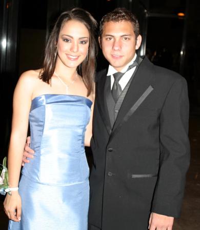 Sofía Fernández del Colegio Los Ángeles junto a su acompañante David Villarreal