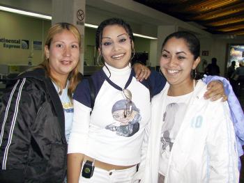 Alma Cecilia Hernández fue despedida por Isabel Hernández antes de viajar a Tijuana.