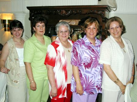 Esperanza López de Jaik festejó su cumpleaños en compañía de Esperanza Kaik, Patricia de Montoya, María Elena de Rodríguez y Mónica de Cantú.