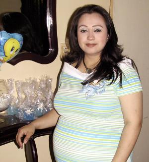 Jaqueline Salazar de Magallanes espera la llegada de la cigüeña para próximas fechas.