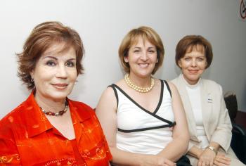 Alma Rosa Escobedo de Campos, Elizabeth Treviño de Abraham y Elisa de Morales.