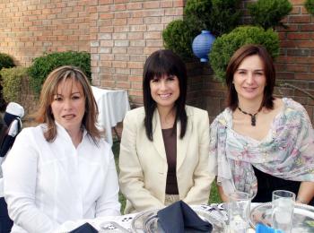 Estrella Alonso de Ruenes, Any de Alonso y Gaby de Torres.