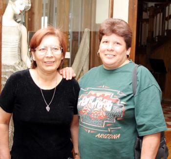 Beatriz y Rosa Consolo López están de visita en la Laguna procedentes de Ciudad Juárez, Chih.