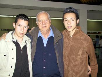   08 de abril  
Gustavo Lastiri, Ricardo Chang y Alfredo Chang viajaron a Tijuana.