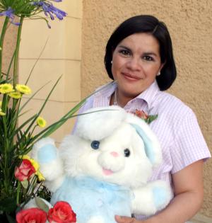 09 de abril
Susana  Ortiz de Bollinger espera la llegada de su bebé y por tal motivo, recibió numerosos obsequios en su fiesta de canastilla
