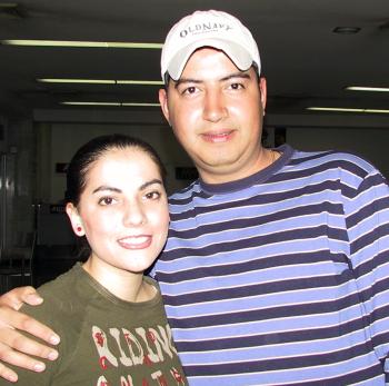   13 de abril 
 

Para gozar de unas vacaciones, viajaron a México, Elías Farichala y Brenda Montañez