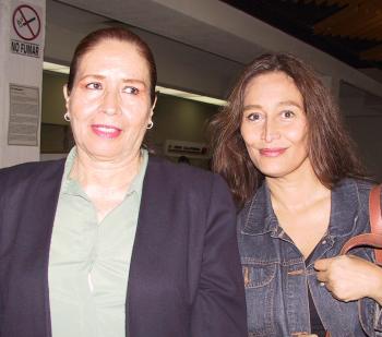 Janeth Ruiz regresó a la Ciudad de México, la despidió Rosa María Gutiérrez.