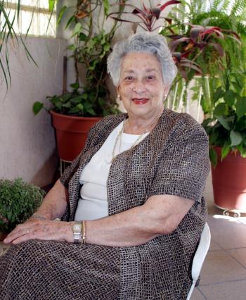 Dolores Herrero de Córdova fundó con otras damas la Casa de Cuna de Torreón, por esta labor recibió un reconocimiento