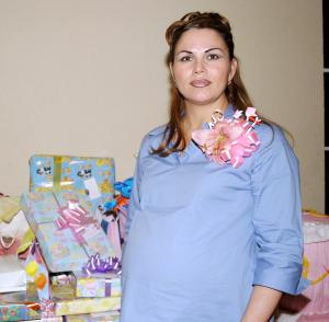 Aída Burciaga Vera de Saldaña espera a su primer bebé.