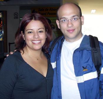   18 de abril 
 
Olivier Schwintch regresó a Alemania, luego de visitar a su novia Marisol Flores.