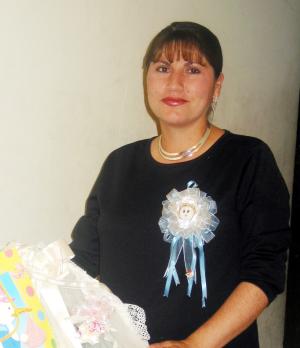 Martha Alicia Ramírez de Calleros disfrutó de una fiesta de canastilla.