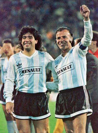 Maradona junto al ex mandatario argentino Carlos Menem
