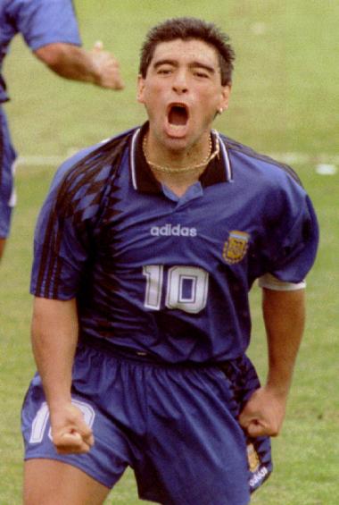 Maradona celebrando un gol