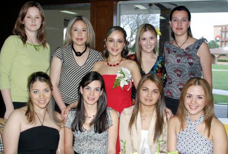  22 de abril  
Mayte Cobián, Lawrette Aguilera, Aída García, Hilda Calderón, Belinda Nahle, Susana Estrada, Sofía Rodríguez y Silvia Plata, acompañaron a María Fernanda Rodríguez en su despedida de soltera.