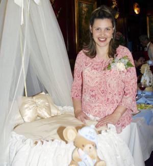  29 de abril  
Viviana Ortiz de Kalionchis disfrutó de una  animada fiesta de regalos, con motivo del próximo nacimiento de su segundo bebé.