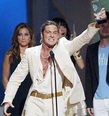 El español David Bisbal recibió su premio a la nominación Album Pop del Año, Corazón Latino.