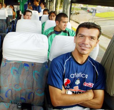 Jared Borgetti captado en el autobús en Argentina