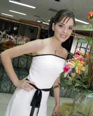 Fernanada Ortiz Woolfolk, en su despedida de soltera.