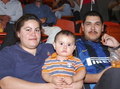 Valeria Martínez,  Manuel Rivera Martínez y Julio Rivera Hernández.