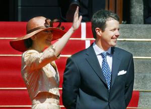 La reina Margarita dio la bienvenida a su nuera 'con los brazos abiertos', y destacó de ella que había ayudado al príncipe a descubrir su 'verdadero yo', así como la 'pureza de su alma'.