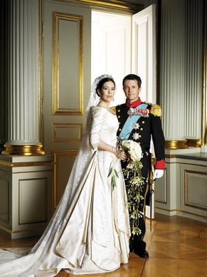 La ceremonia del enlace matrimonial entre el príncipe Federico de Dinamarca, heredero de la corona, y la australiana Mary Donaldson se llevó a cabo en la catedral de Nuestra Señora de Copenhague.