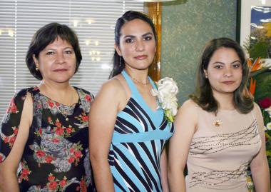 Diana Patricia Contreras Mejía disfrutó de una despedida de soltera, ofrecida por Elvia Mejía de Contreras y Alejandra Contreras Mejía.