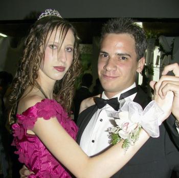 Ana Emilia Cárdenas Iturriria, princesa del Campestre Torreón, con jorge Flores Saer.