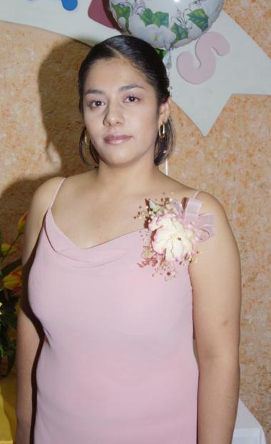  29 de mayo    
Rocío García Chavoya, captada en la despedida de soltera que se le ofreció.