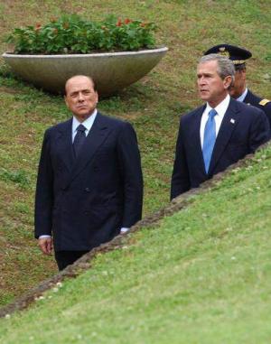 La visita de Bush al Papa, a pocos meses de las elecciones presidenciales en EU, ha sido vista por algunos observadores como el deseo del dirigente republicano de sacar beneficios de cara a la reelección, sobre todo teniendo en cuenta que el candidato demócrata es un católico, al que critican algunos sectores de la Iglesia local por no oponerse al aborto.