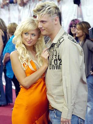 Nick Carter posa junto a Paris Hilton