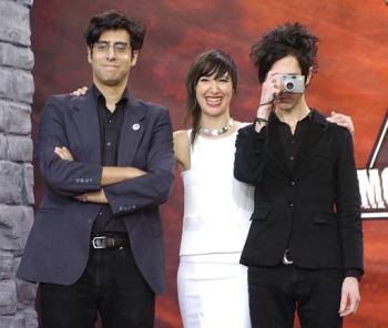 El grupo ' Yeah Yeah Yeahs' a su llegada al evento.

Los MTV Movie Awards se distinguen de los demás premios por ser una ceremonia relajada donde la formalidad no es bienvenida.
