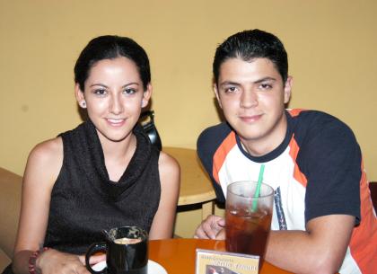 Cynthia Moreno y Carlos Sandoval.
