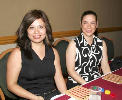 Gabriela Castillo de Del Bosque y Cecy Luna.
