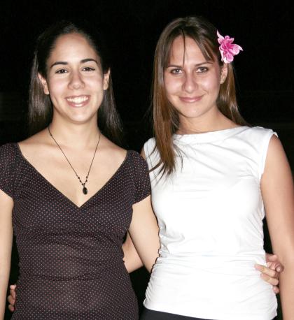 Karina Becerra y María Ángeles Martín.