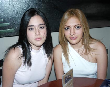 Margot Hernández y Kitty Carmona.