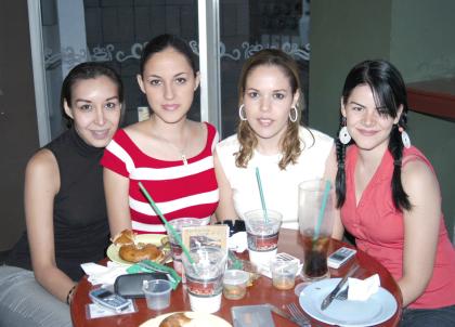 Karla Belmonte, Alicia Rodríguez, Ale de la Fuente y Adriana Reza.