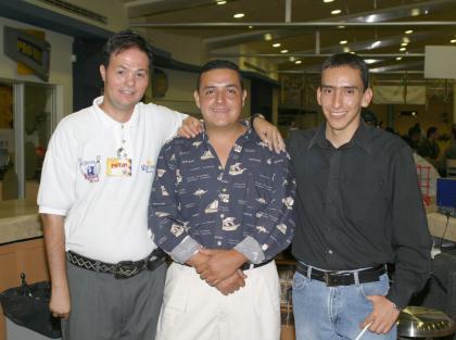  07 de Junio   

Raúl Eduardo Blázquez, Eduardo Ávila y Carlos Torres.