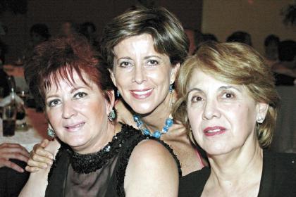 Cristina de Anaya, Rosy Meléndez y Adriana Castro en pasado convivio social