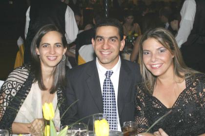 Lorena González, Salomón Issa y Sofía Ruenes