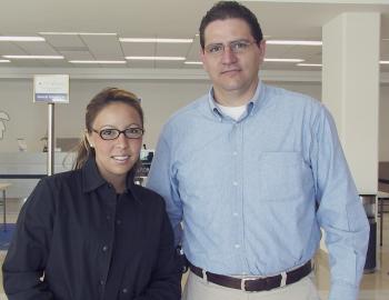  15 de Junio   Procedente de Guadalajara llegó Éricka Rivero, la recibió Pedro Casteleiro.