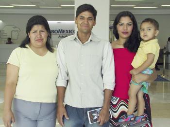 Marco Antonio Valdez fue despedido por Janeth, Cristina y José Carlos, antes de viajar a Tijuana.