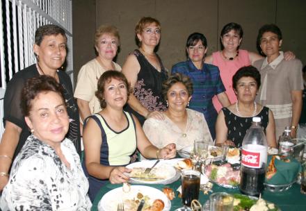 Martha de Cabada, Angélica Alba, Gerogina de Zavala, MAry Paz Castañeda, Lucy Rocha,m Elvita López López, Nena de González, Lilia contreras, Nena de Contreras y Cariño Flores, en pasado festejo socila.